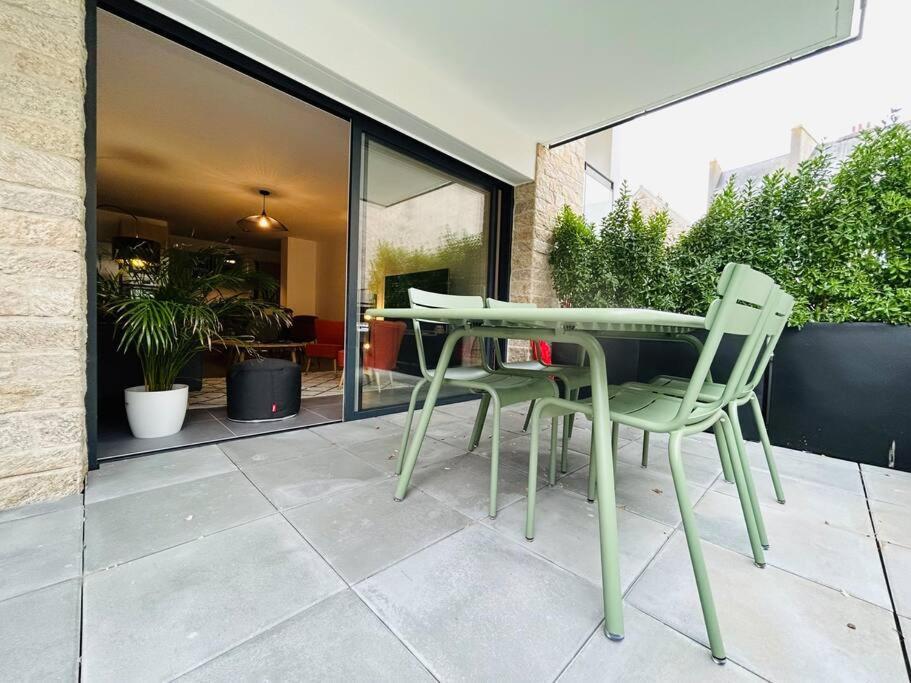 L'hermine Terrasse Et Parking, 500 * Concarneau